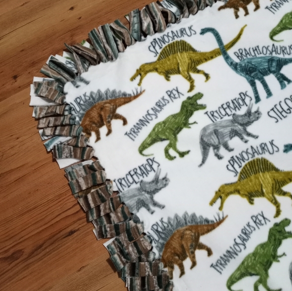 Dinosaurs No Sew Fleece Blanket Handmade Dinosaur Blanket - Picture 4 of 8